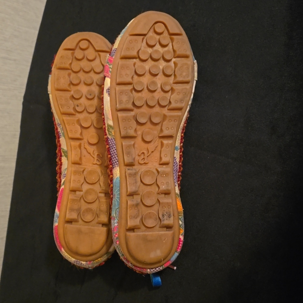 Sandals - Picture 3 of 4